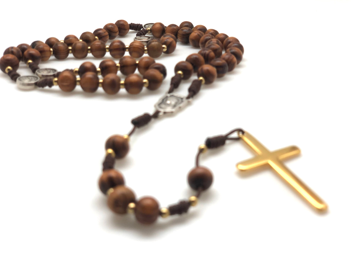 Relier à Marie, le chapelet vous accompagne dans vos pratiques spirituelles ou ésotériques.