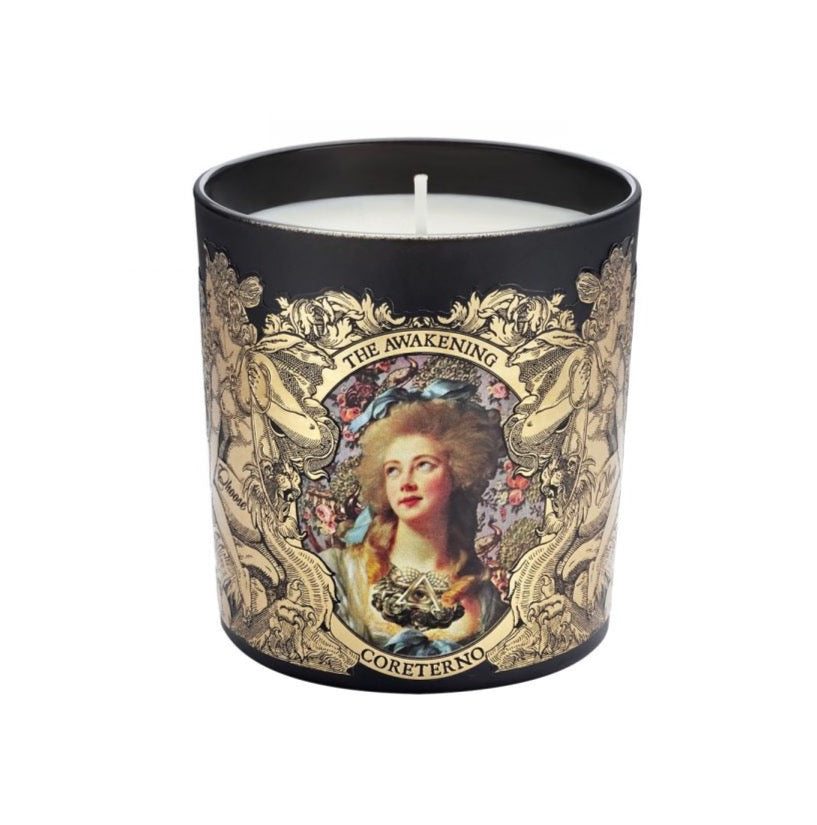 Bougie parfumée Awakening ou l'Eveil, aux notes  d'ambre, Chanelle, bois de Guaiac, muguet, huile d'Elemi et poivre noir de la marque Coreterno. 