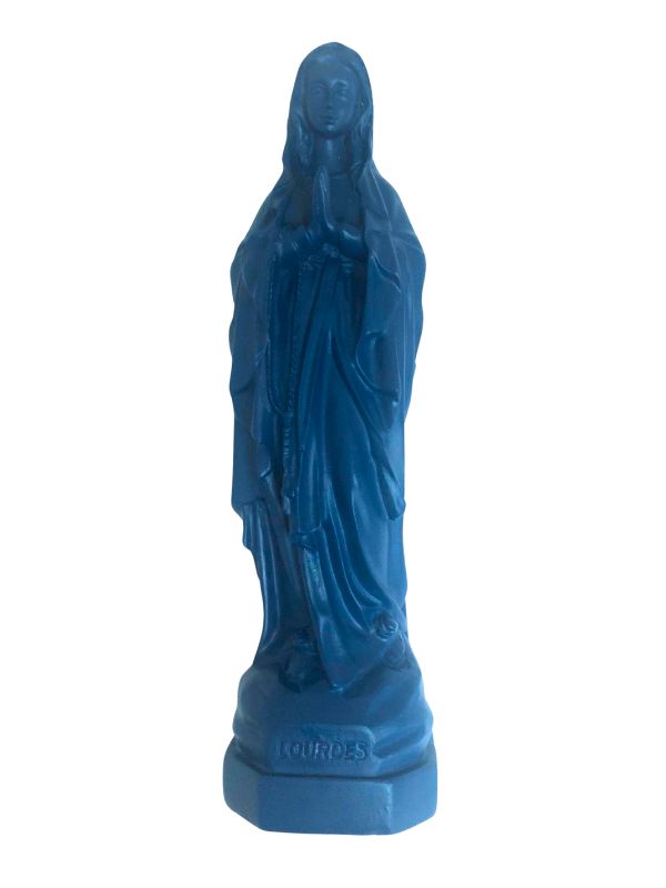 Statuette de Notre Dame de Lourdes bleu tornade de la marque J'ai vu la vierge. 