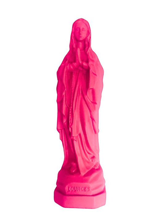 Statuette de Notre Dame de Lourdes de couleur rose vif de la marque J'ai vu la vierge.